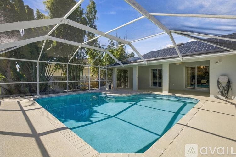 Fort Myers House: 17465 Butler Road