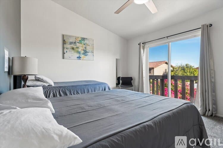 Peoria House: 7233 West Corrine Drive