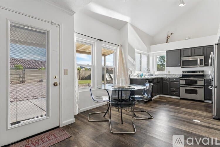 Peoria House: 7233 West Corrine Drive