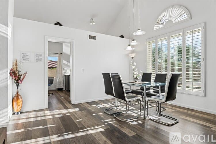 Peoria House: 7233 West Corrine Drive
