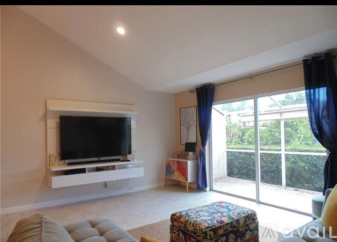 Parkland Townhome: 7300 Northwest 61st Terrace