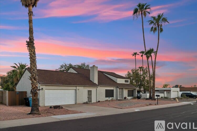 Phoenix House: 3017 West Sahuaro Drive