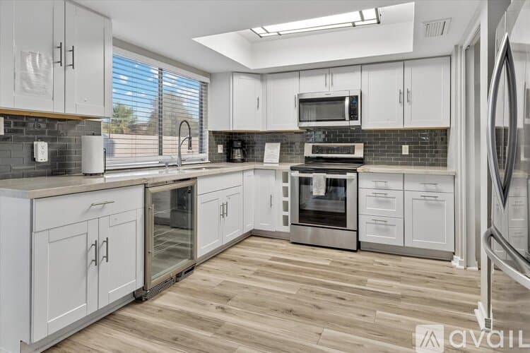 Phoenix House: 3017 West Sahuaro Drive