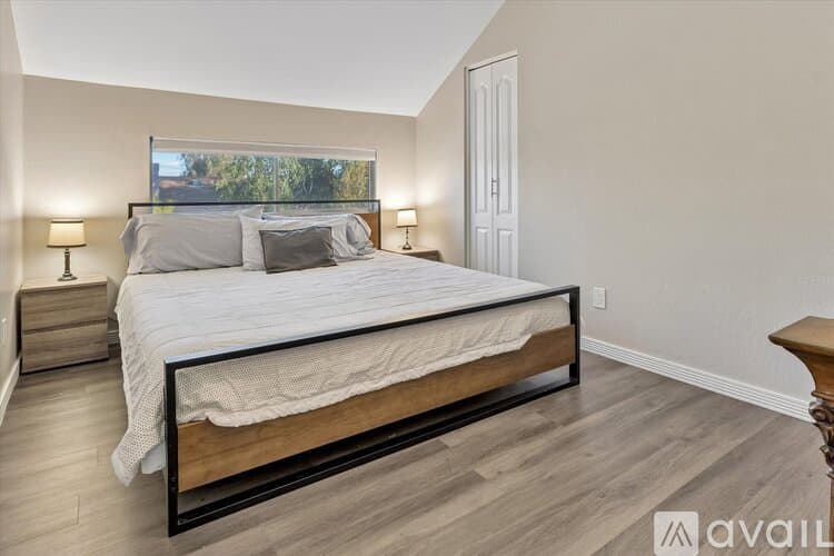 Phoenix House: 3017 West Sahuaro Drive