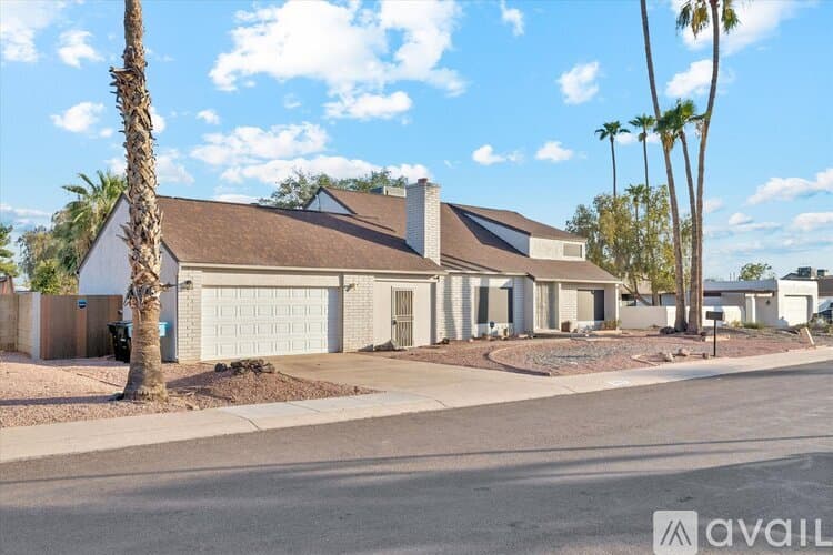 Phoenix House: 3017 West Sahuaro Drive