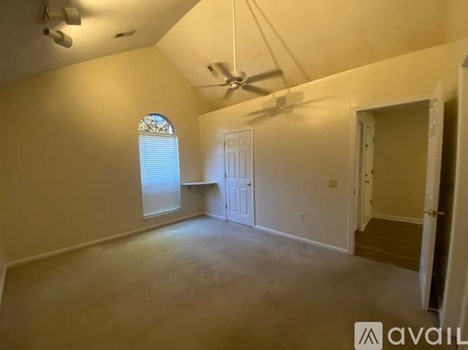 Fort Mill House: 212 Applegate Lane