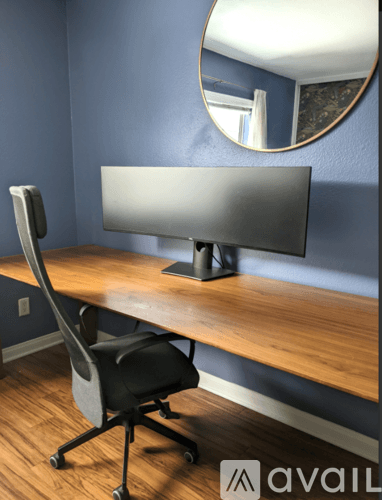 Los Angeles Apartment: 5525 Canoga Ave
