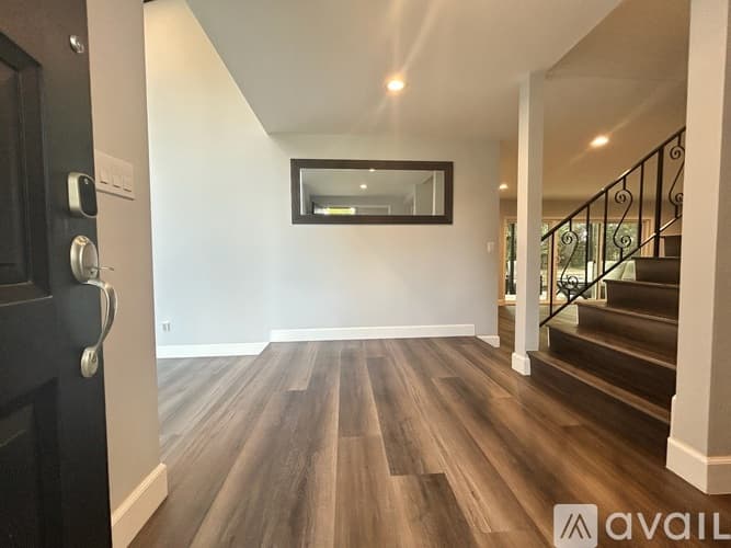 Los Angeles House: 22700 Flamingo St