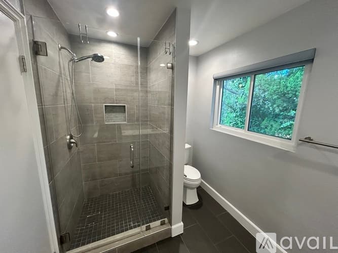 Los Angeles House: 22700 Flamingo St