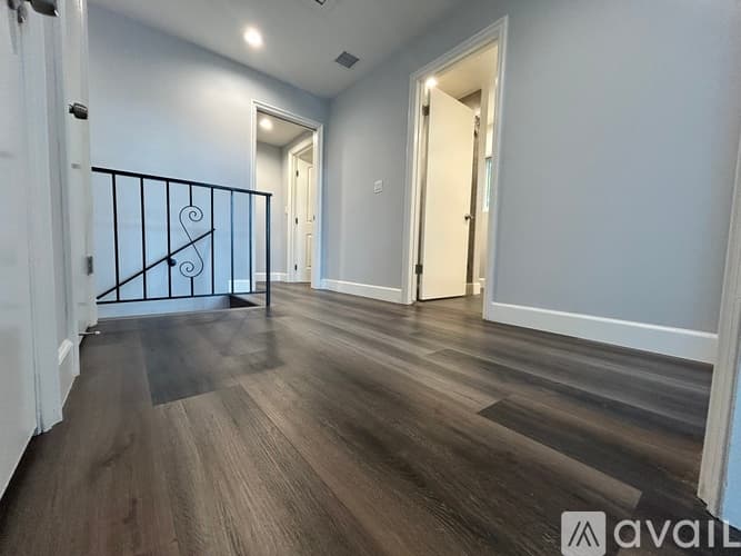 Los Angeles House: 22700 Flamingo St