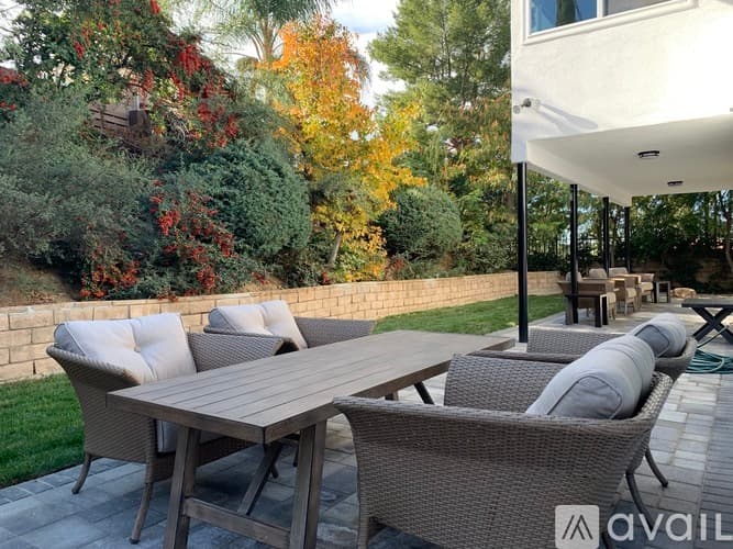 Los Angeles House: 22700 Flamingo St