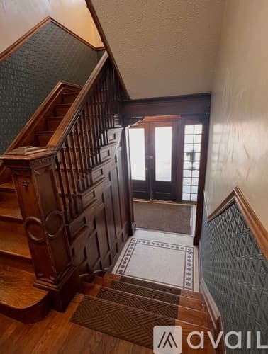 Pittsburgh Apartment: 127 South Aiken Avenue