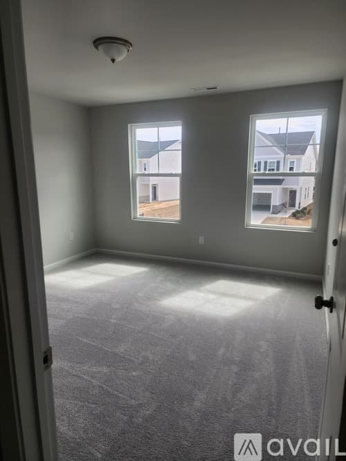 Raleigh House: 508 Hanover Shore Lane