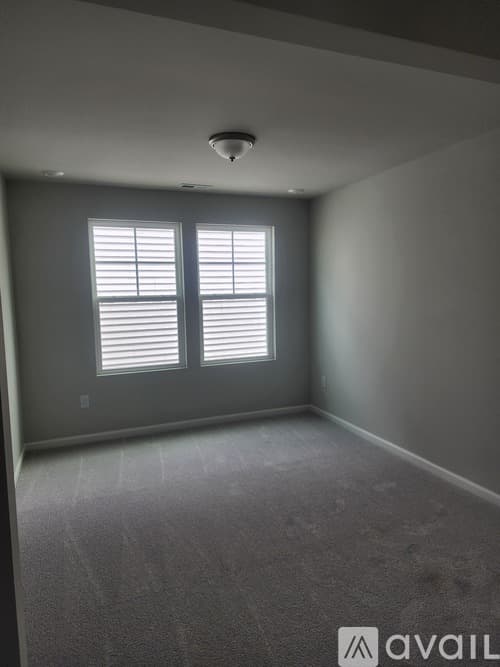 Raleigh House: 508 Hanover Shore Lane