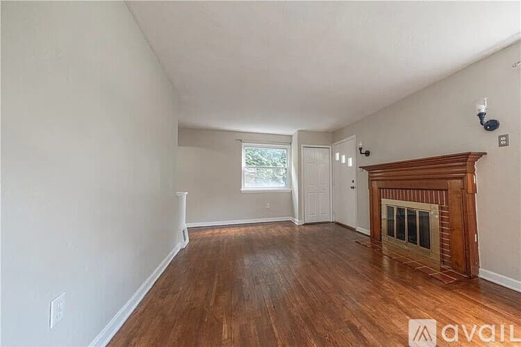 Pittsburgh House: 36 Hempstead Avenue