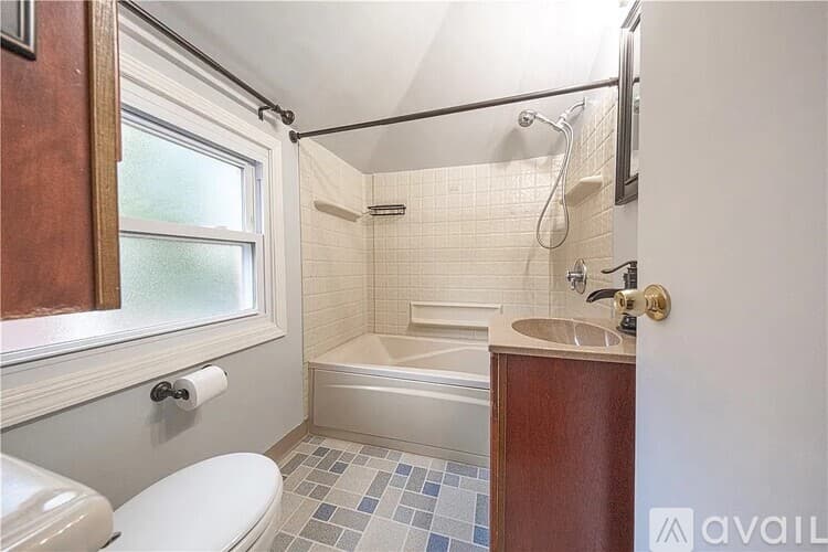 Pittsburgh House: 36 Hempstead Avenue