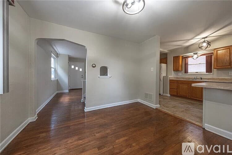 Pittsburgh House: 36 Hempstead Avenue
