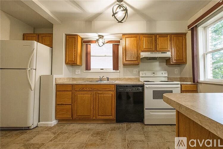 Pittsburgh House: 36 Hempstead Avenue