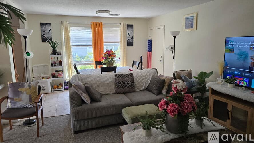 Burlington Apartment: 26 Beacon Street