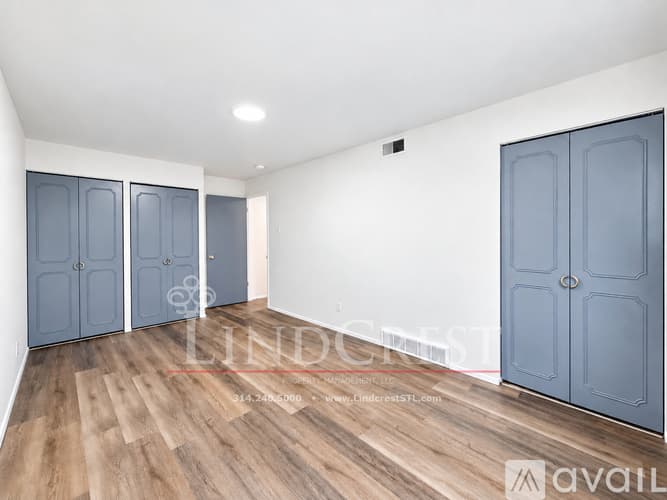 St. Louis Apartment: 7422 Gravois Ave