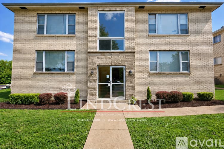 St. Louis Apartment: 7422 Gravois Ave