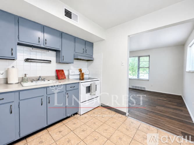 St. Louis Apartment: 7422 Gravois Ave