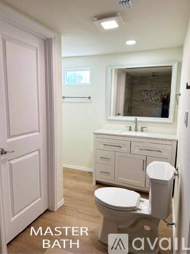 Rio Hondo House: 119 Ebony Avenue