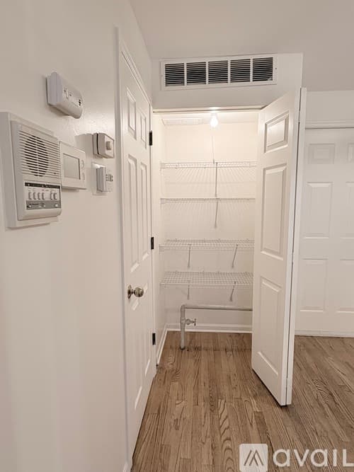 Chicago Condo: 4934 South Cornell Avenue