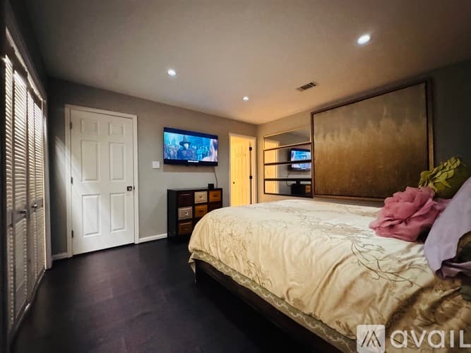 Atlanta Condo: 4204 Pine Heights Drive Northeast