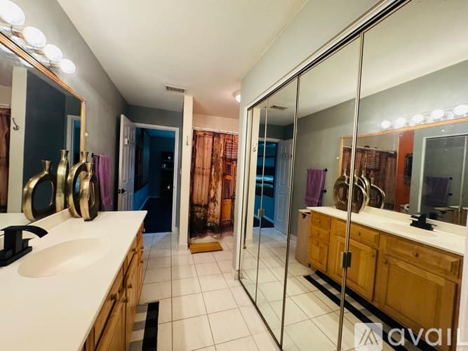 Atlanta Condo: 4204 Pine Heights Drive Northeast