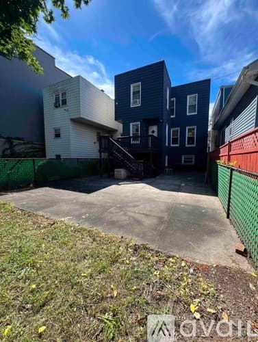 Jersey City House: 214 North Street
