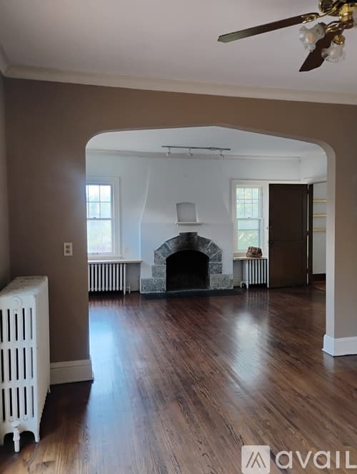 Minneapolis Apartment: 1007 Kenwood Pkwy