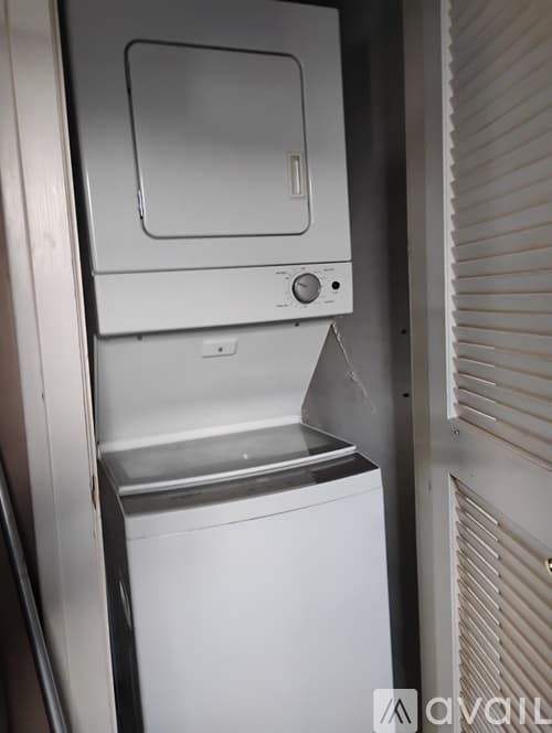 Minneapolis Apartment: 1007 Kenwood Pkwy