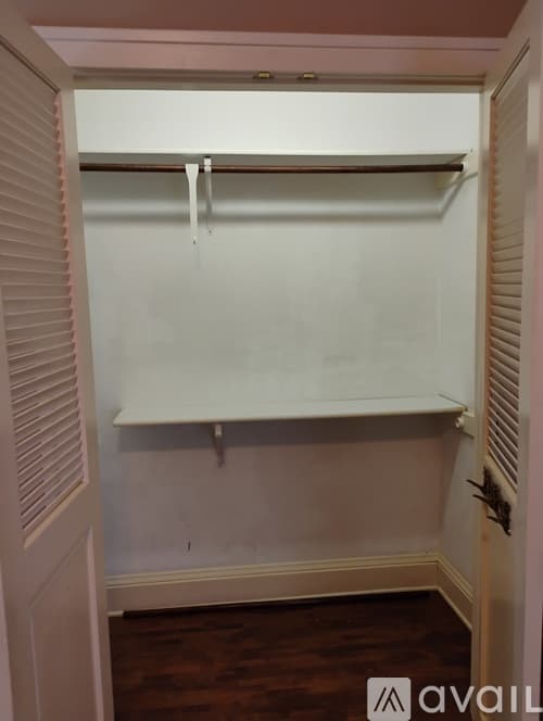 Minneapolis Apartment: 1007 Kenwood Pkwy