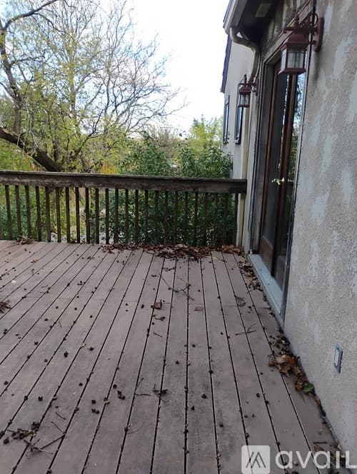 Minneapolis Apartment: 1007 Kenwood Pkwy