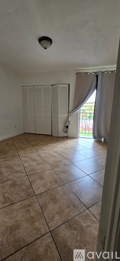 Miami Condo: 9210 Fontainebleau Boulevard