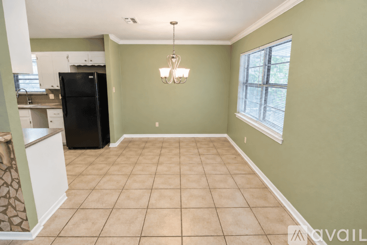 Belton House: 517 E 27th Ave