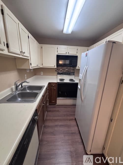Columbia Condo: 229 Windsor Point Rd