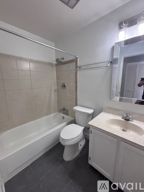 Columbia Condo: 229 Windsor Point Rd