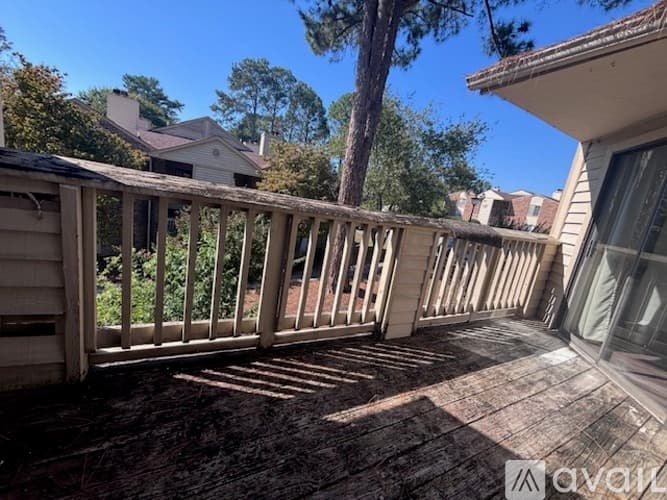 Columbia Condo: 229 Windsor Point Rd