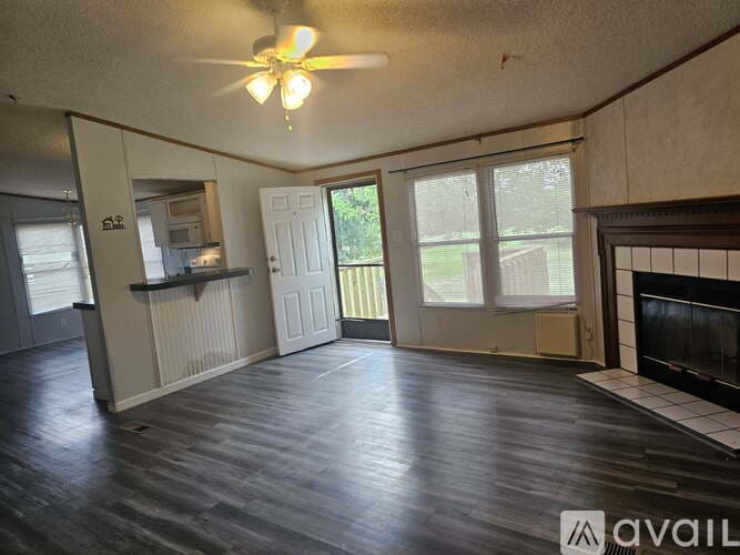 Azle House: 12231 Farm To Market Rd 730 N