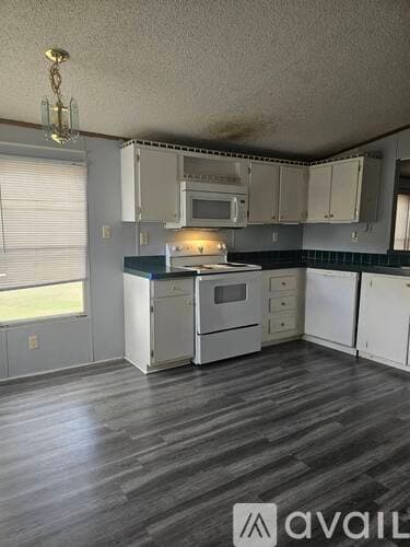 Azle House: 12231 Farm To Market Rd 730 N