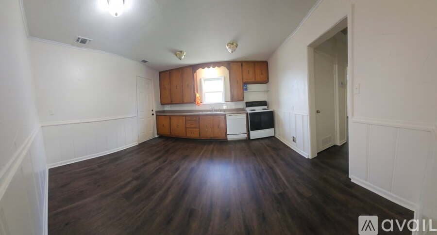 Azle House: 12075 Farm To Market Rd 730 N