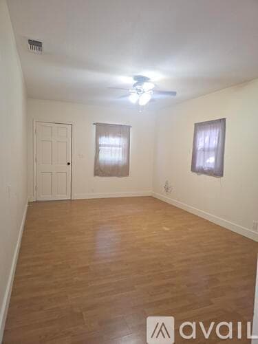 Azle House: 12075 Farm To Market Rd 730 N