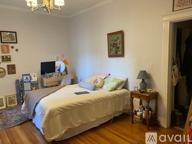 Brookline Apartment: 15 Englewood Avenue
