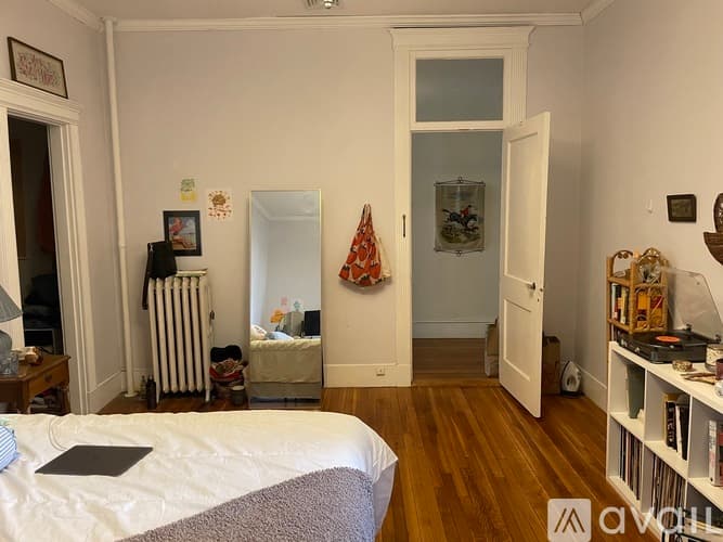 Brookline Apartment: 15 Englewood Avenue
