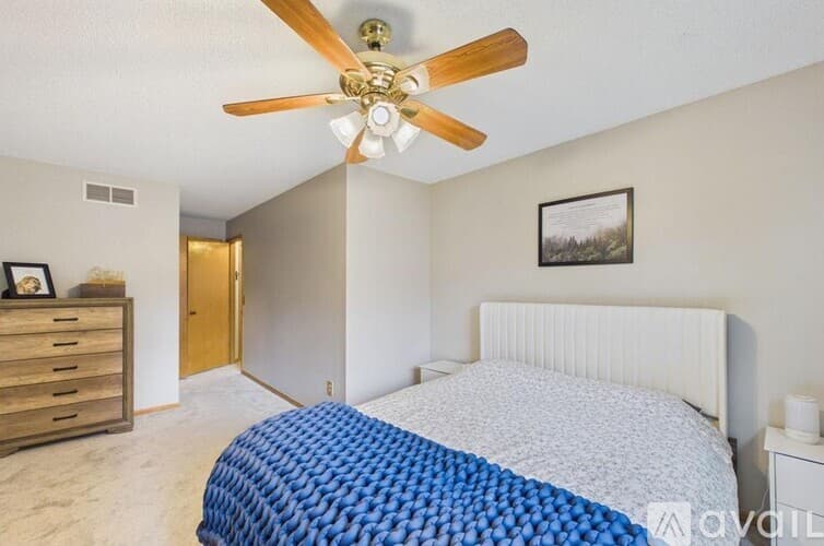 Plymouth Townhome: 5965 Wedgewood Ln N