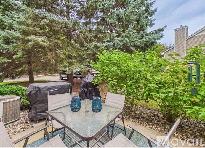 Plymouth Townhome: 5965 Wedgewood Ln N
