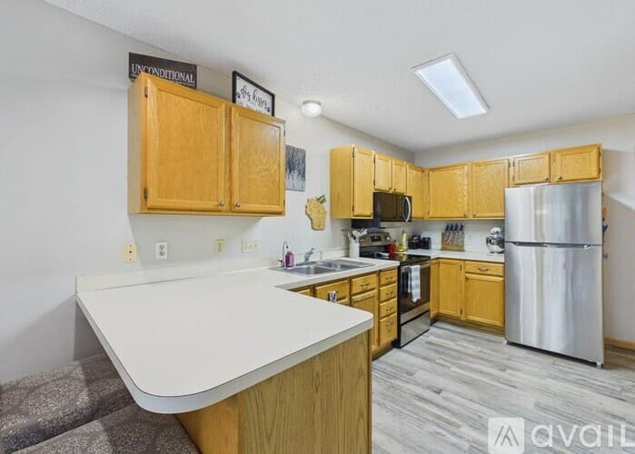 Plymouth Townhome: 5965 Wedgewood Ln N
