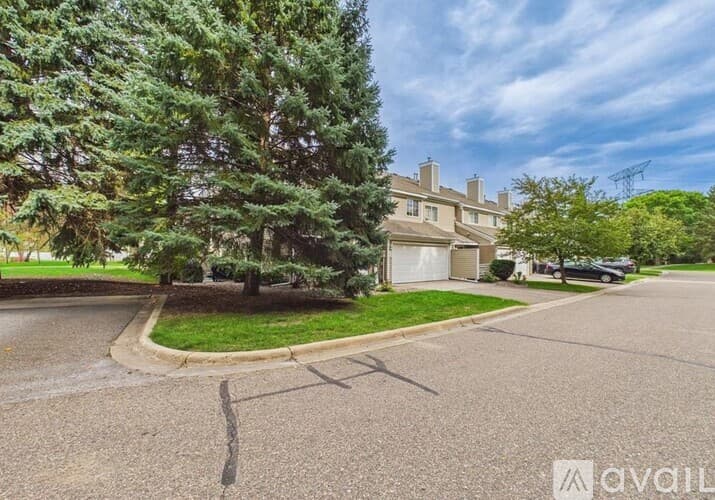 Plymouth Townhome: 5965 Wedgewood Ln N